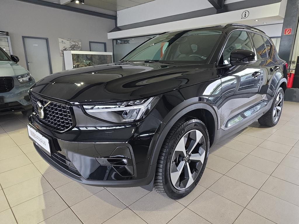 Volvo XC40 Plus Dark