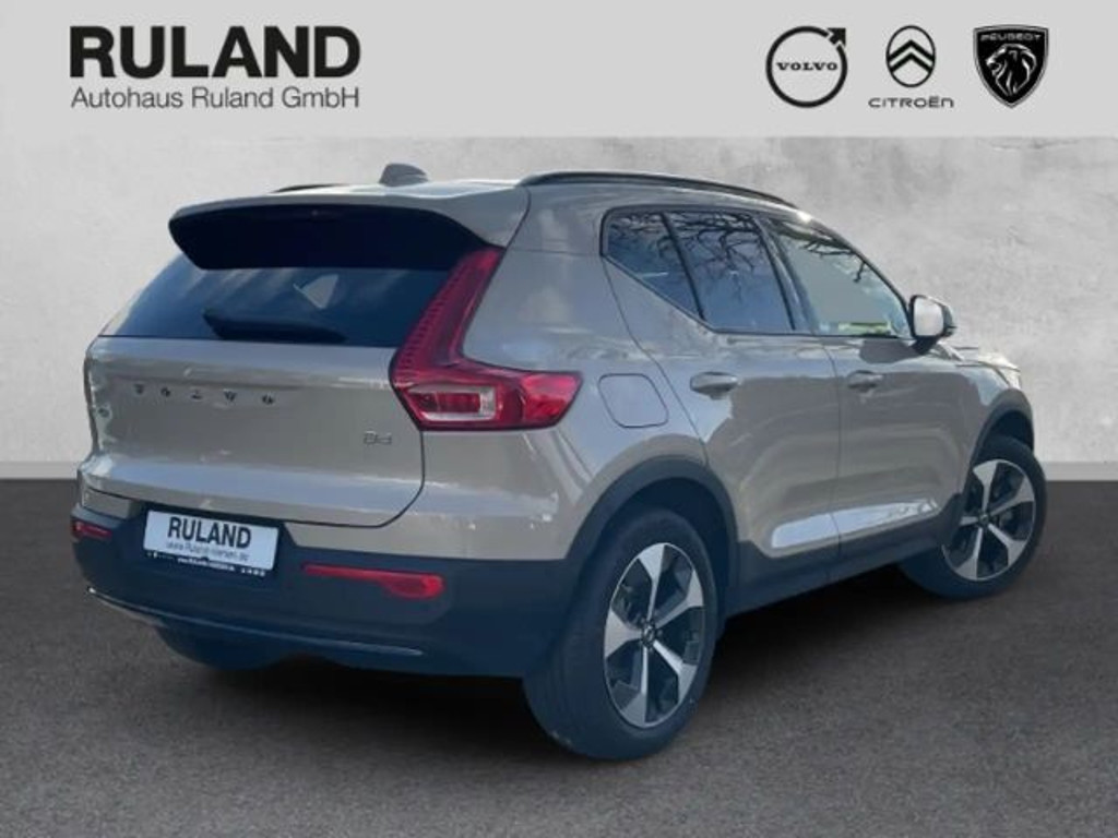 Volvo XC40 Plus Dark