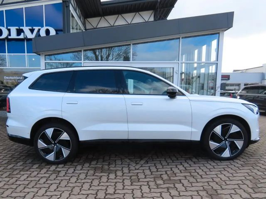 Volvo EX90