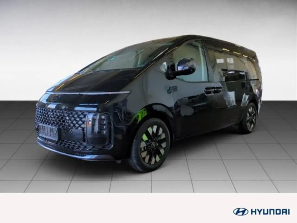 Hyundai Staria Signature