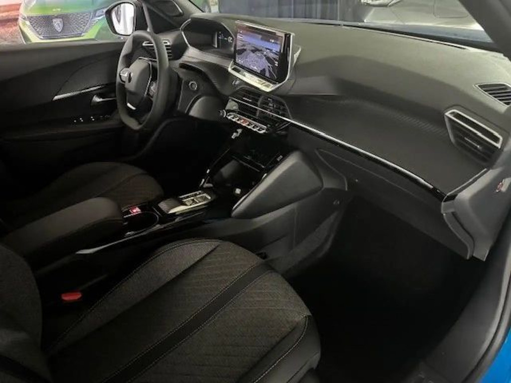 Peugeot e-2008