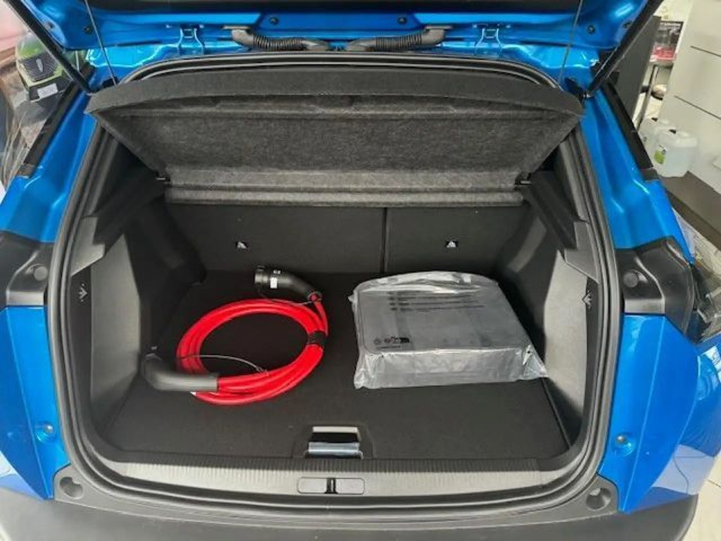 Peugeot e-2008