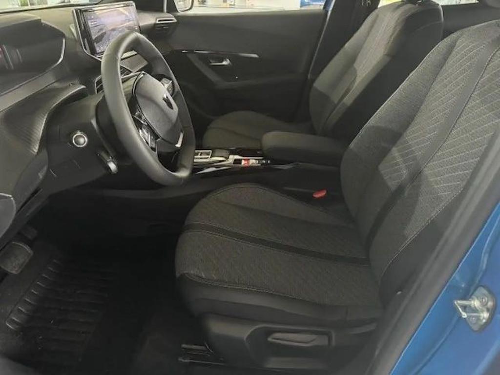 Peugeot e-2008