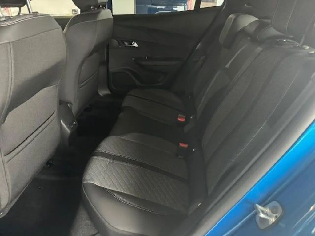 Peugeot e-2008