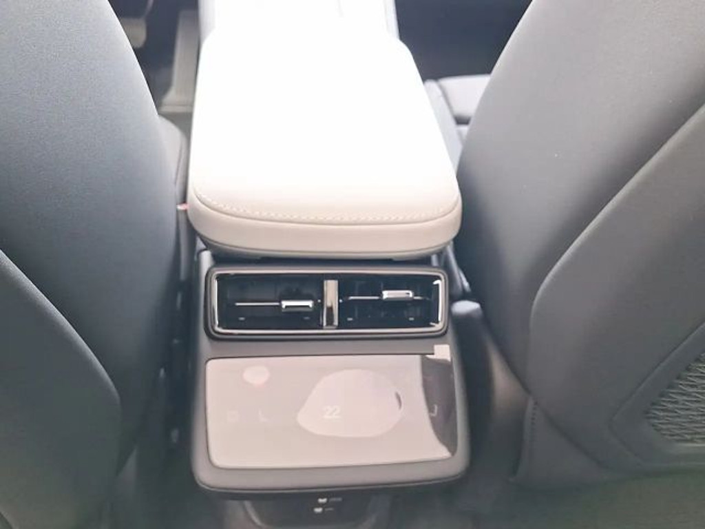 Polestar 4
