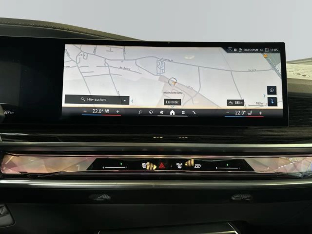 BMW i7