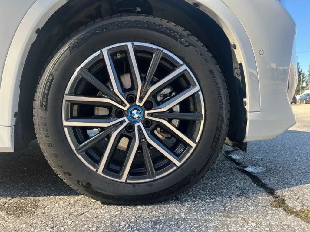 BMW iX1