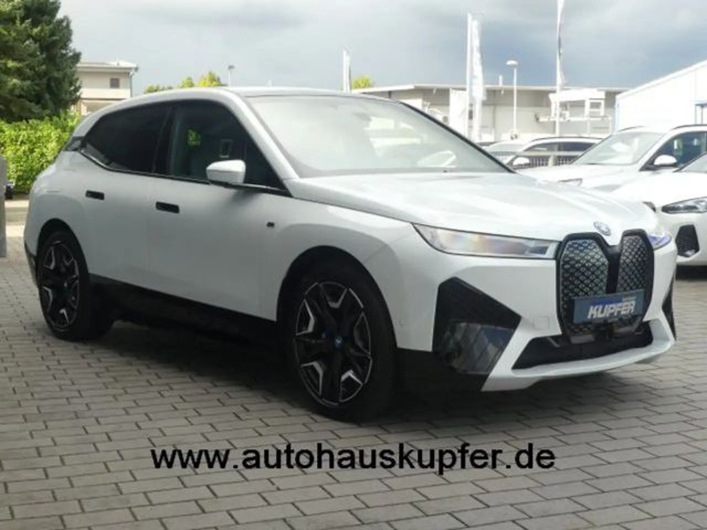 BMW iX