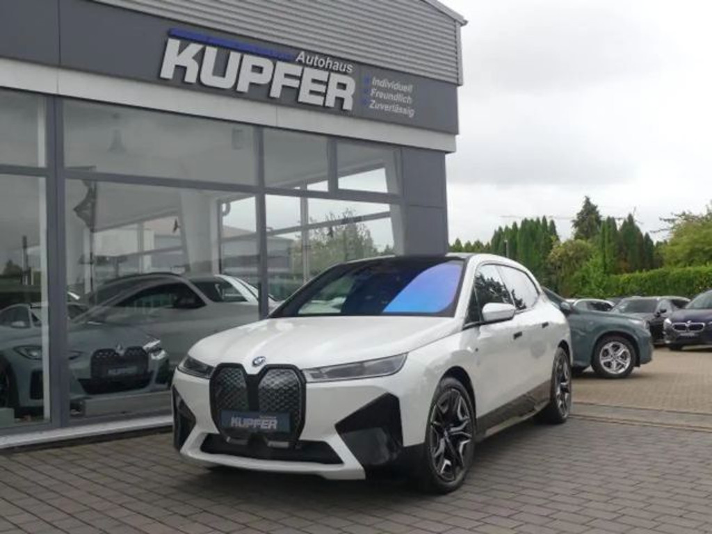 BMW iX