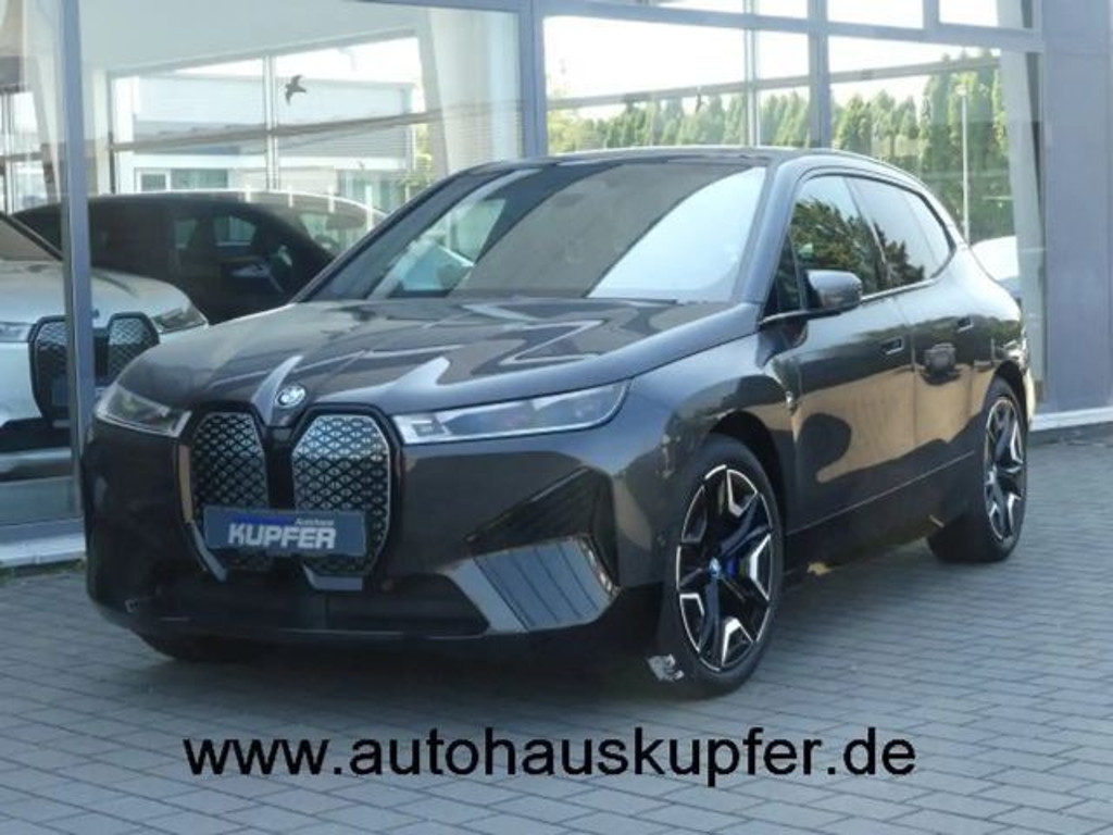 BMW iX xDrive50