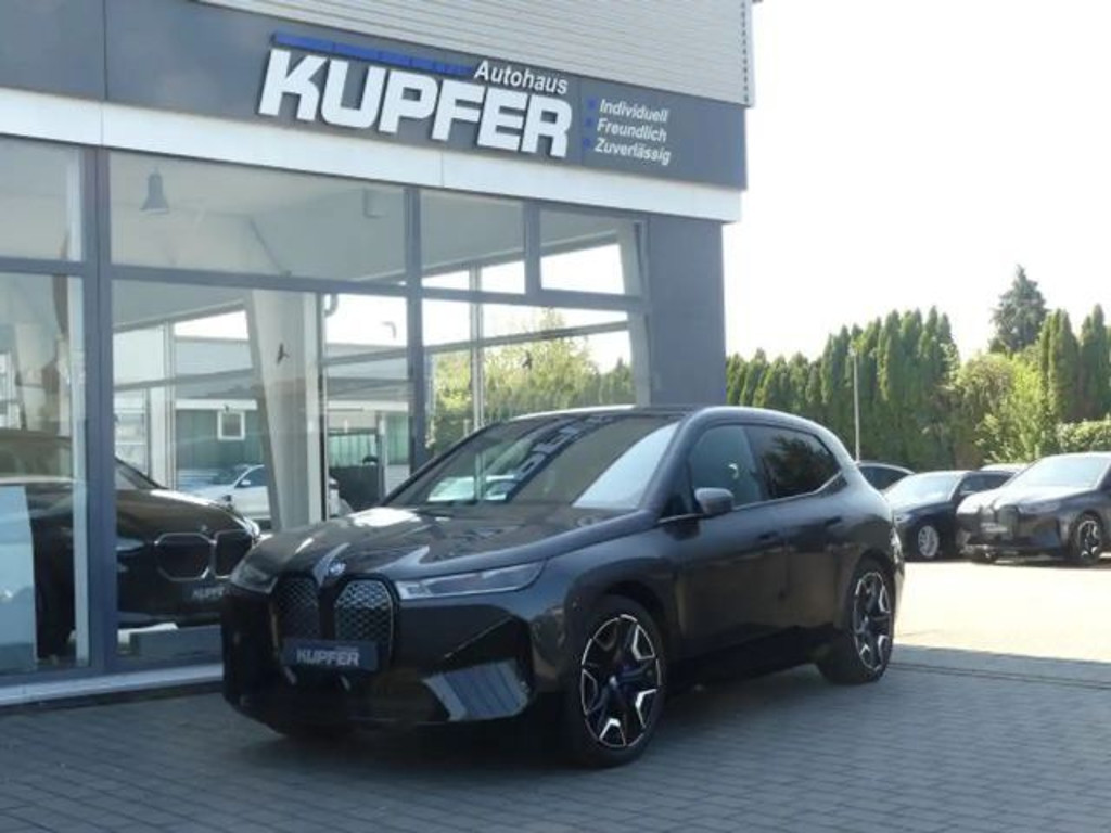 BMW iX