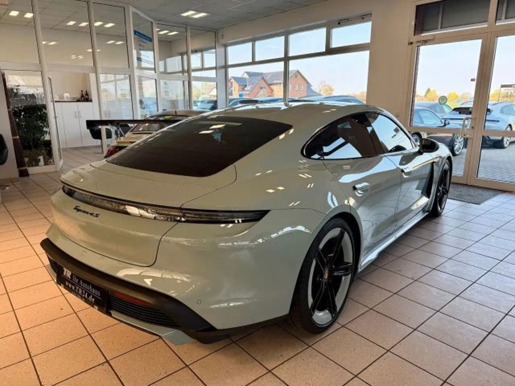 Porsche Taycan 4S