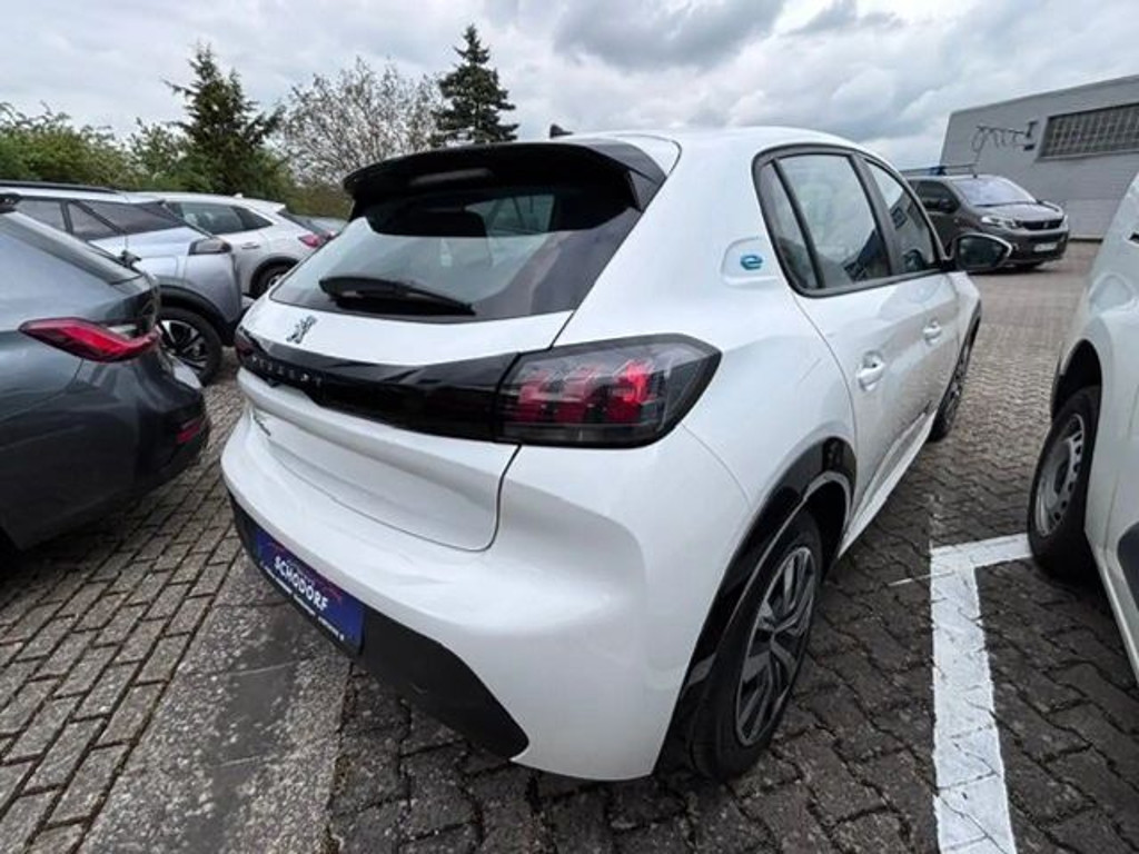 Peugeot e-208