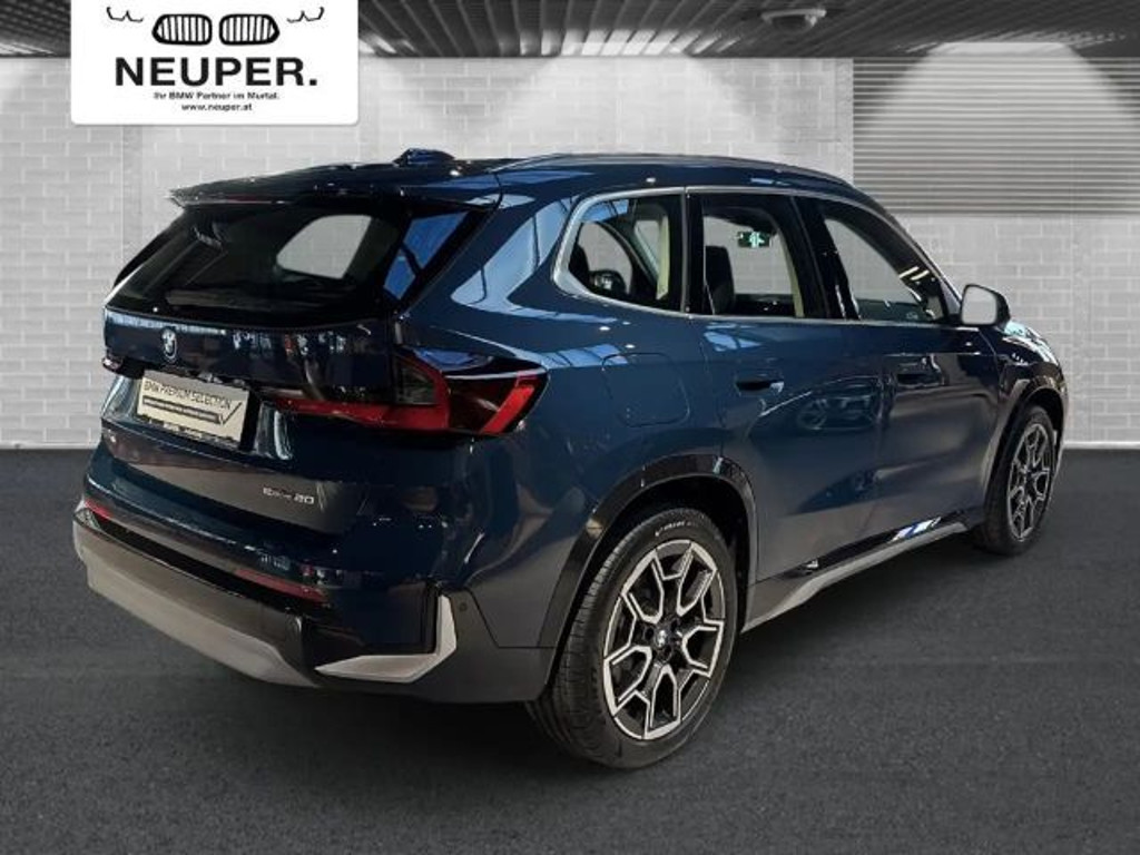 BMW iX1
