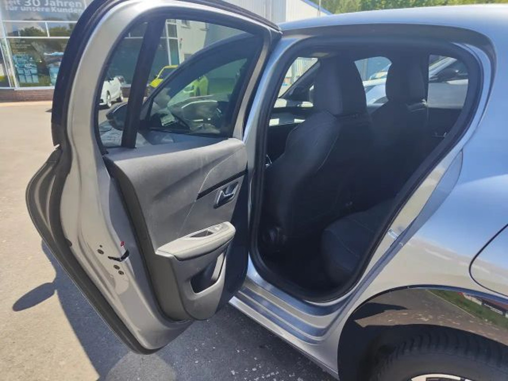 Peugeot e-208