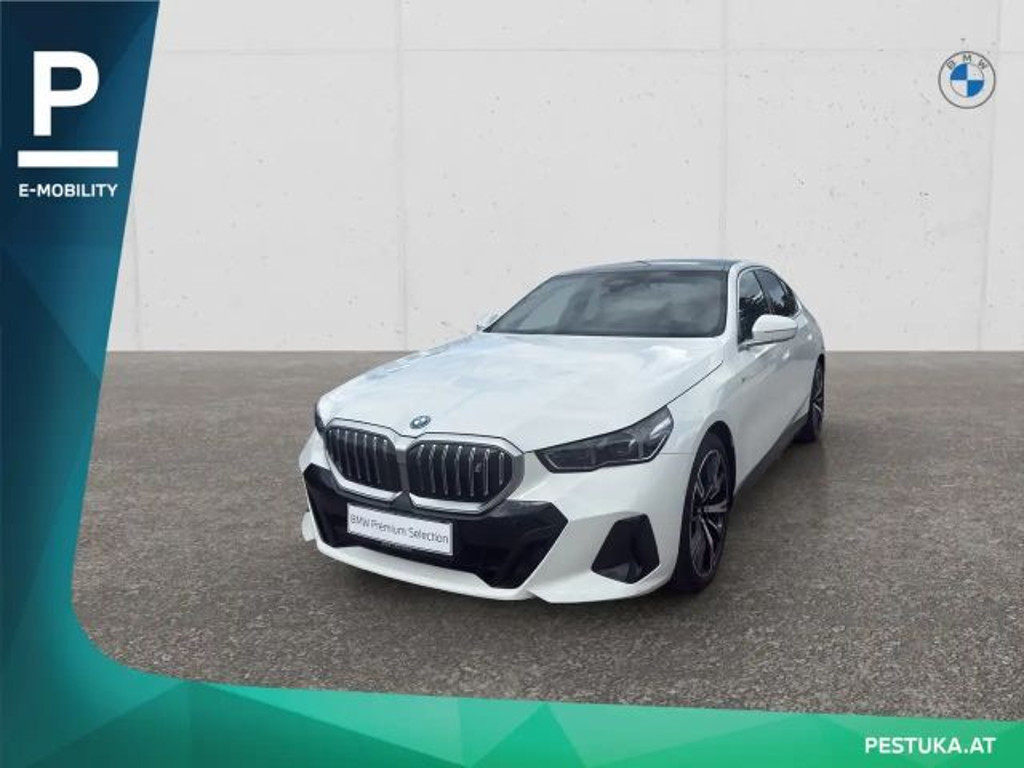 BMW i5 Sedan