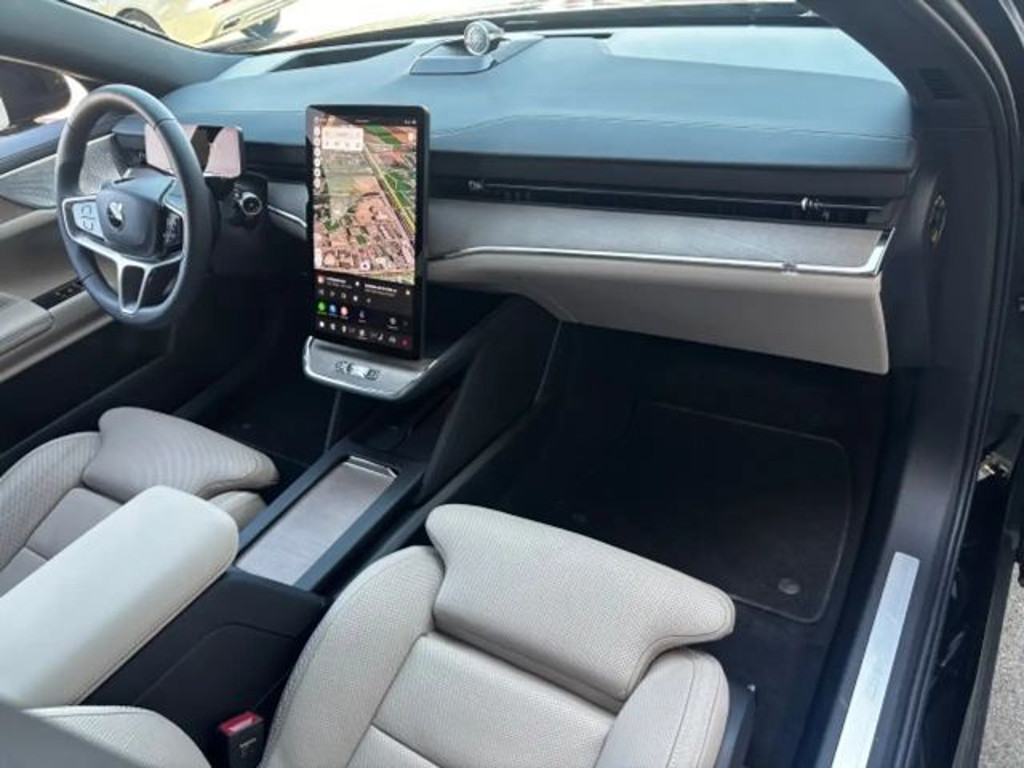 Volvo ES90