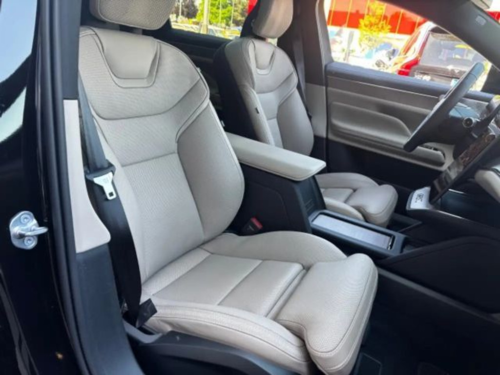 Volvo ES90