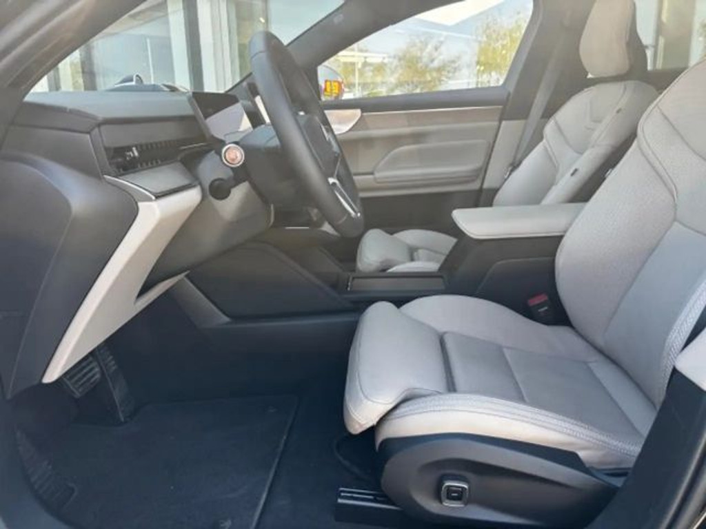Volvo ES90