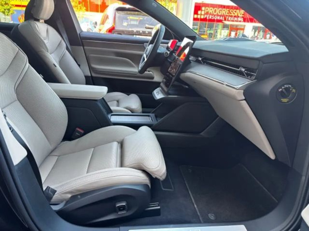 Volvo ES90