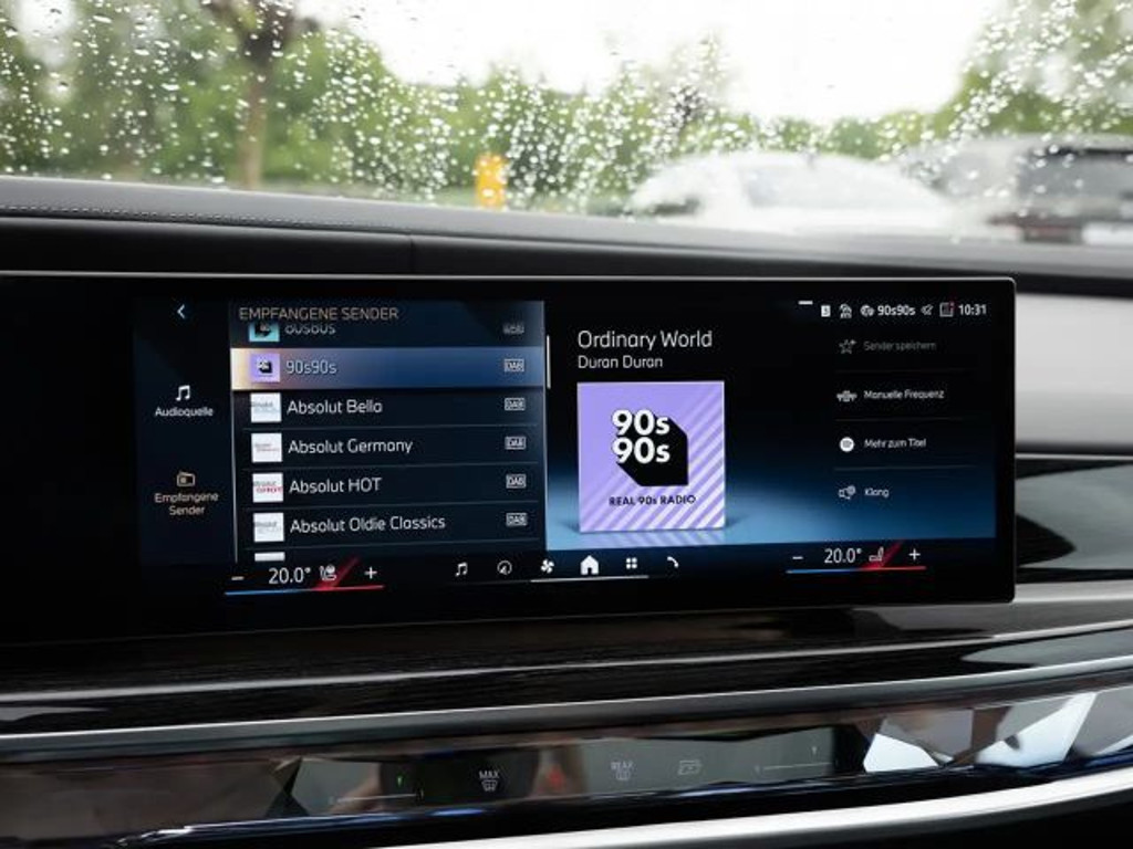 BMW i7
