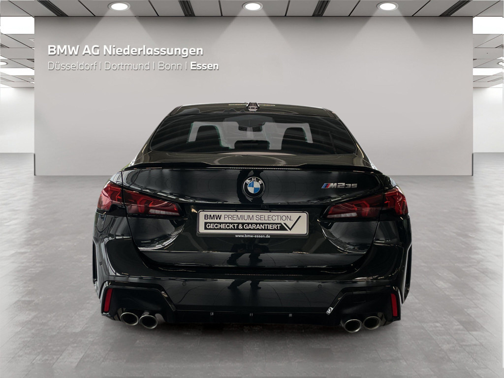 BMW M235