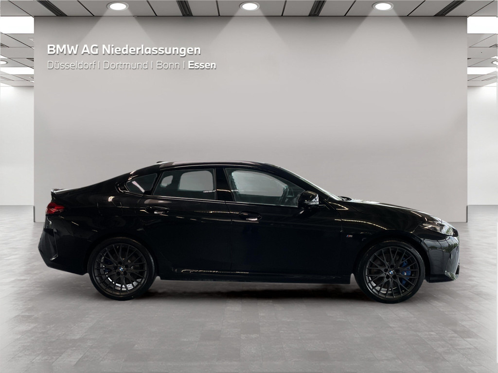 BMW M235