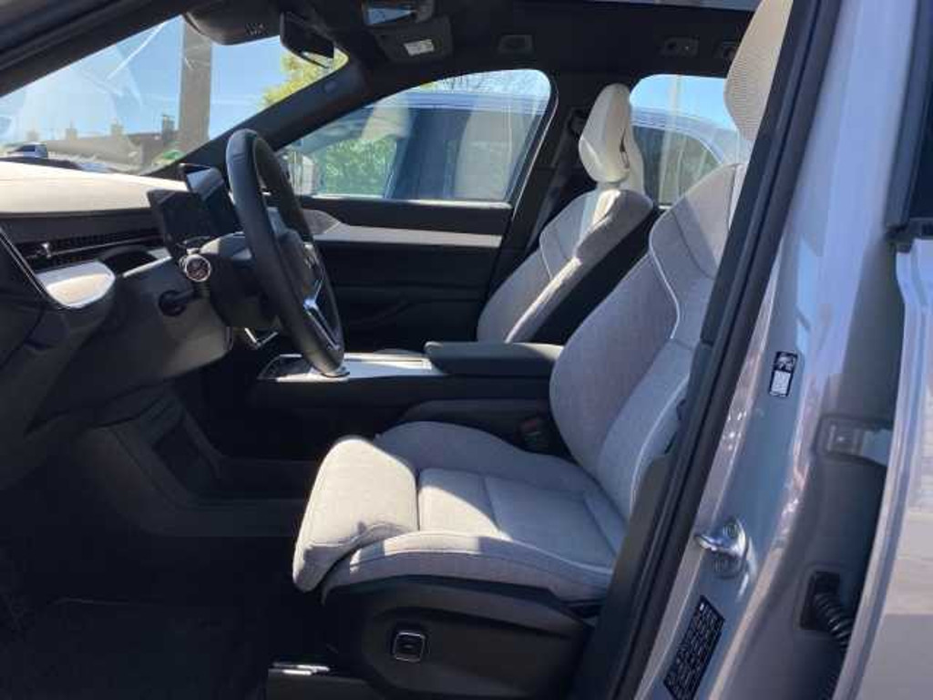 Volvo EX90