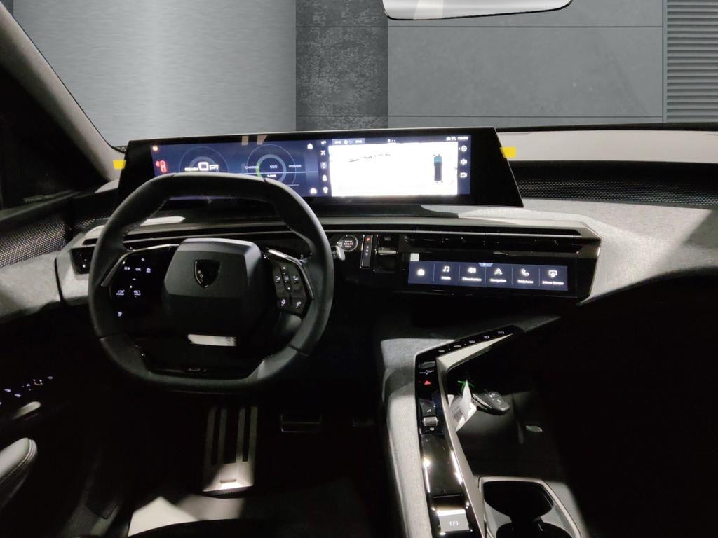 Peugeot E-3008