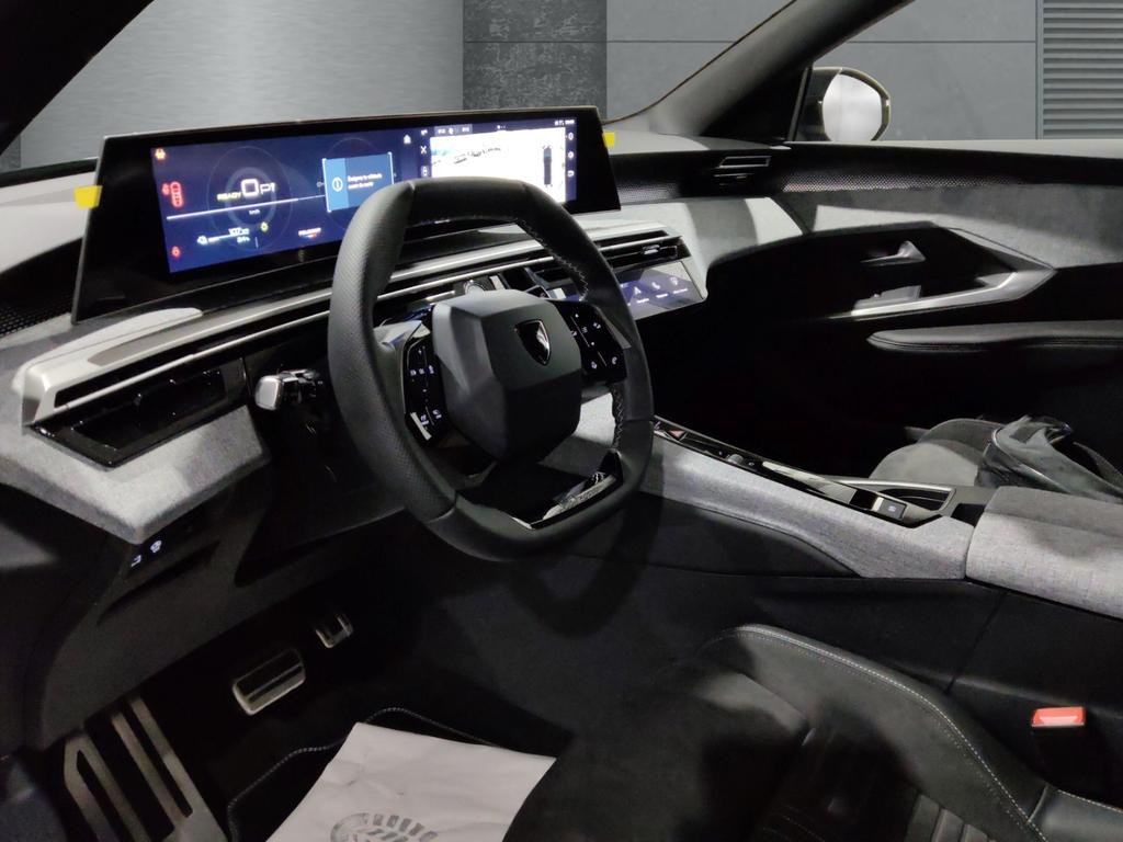 Peugeot E-3008