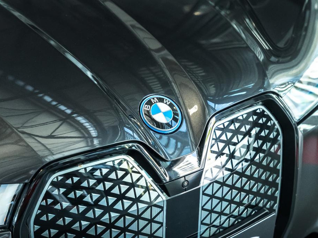 BMW iX