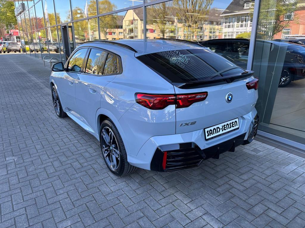 BMW iX2