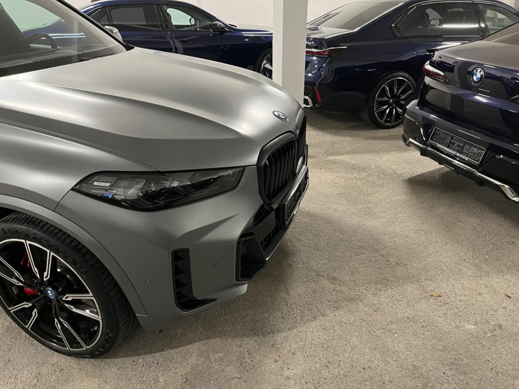 BMW i7