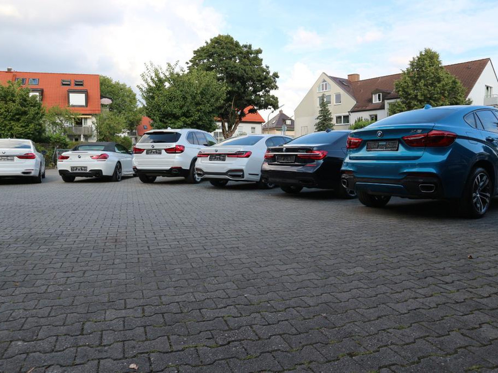 BMW i7