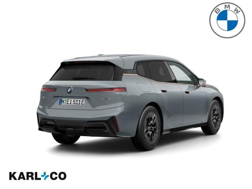 BMW iX