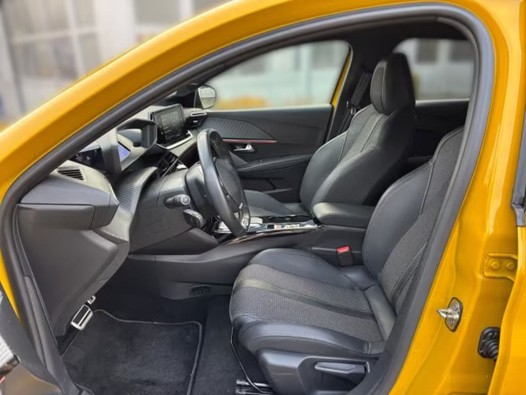 Peugeot e-208