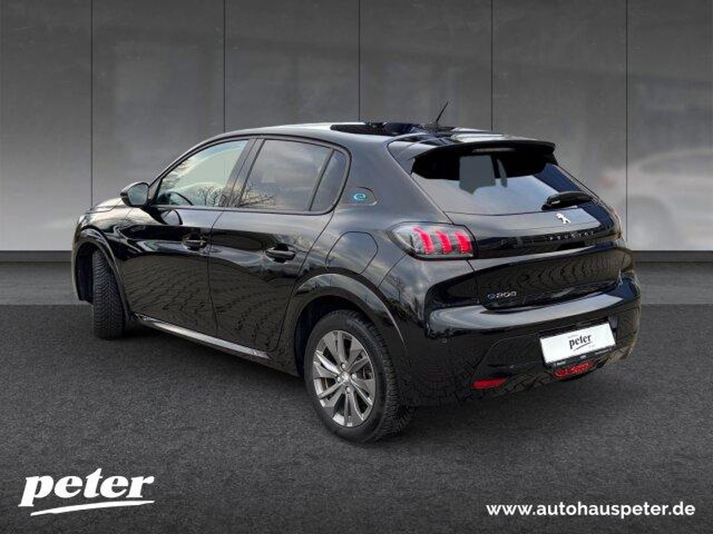 Peugeot e-208