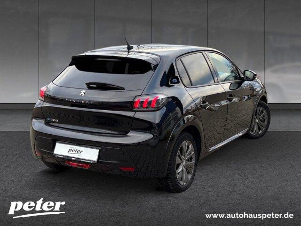 Peugeot e-208