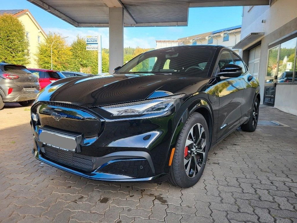 Ford Mustang Mach-E AWD Premium