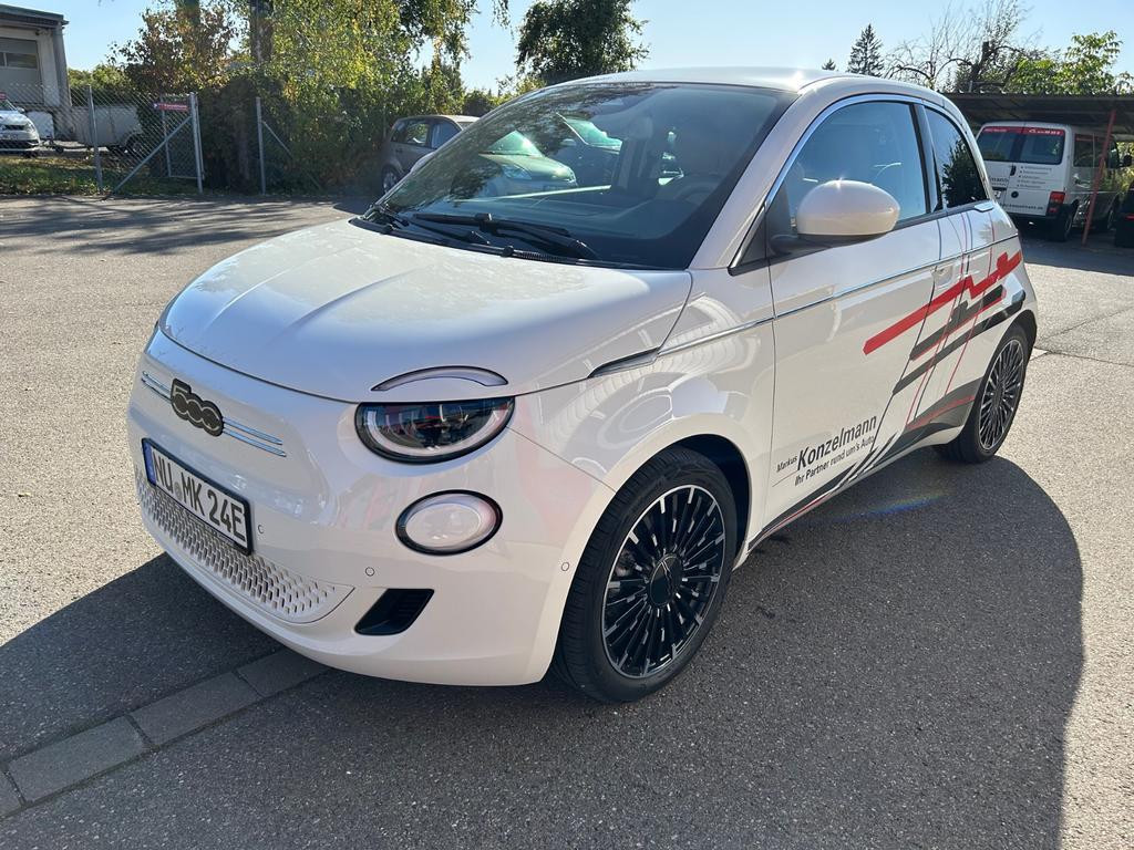 Fiat 500e La Prima