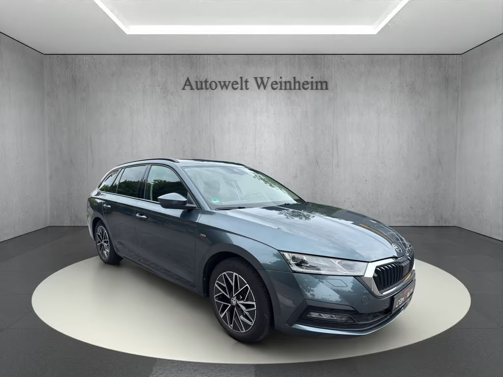 Skoda Octavia OCTAVIA°CLEVER°AUT°DSG°VIRTUAL°R.KAM°LED°MASSAGE