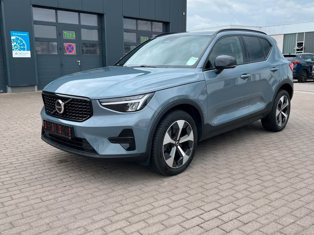 Volvo XC40 Plus Dark