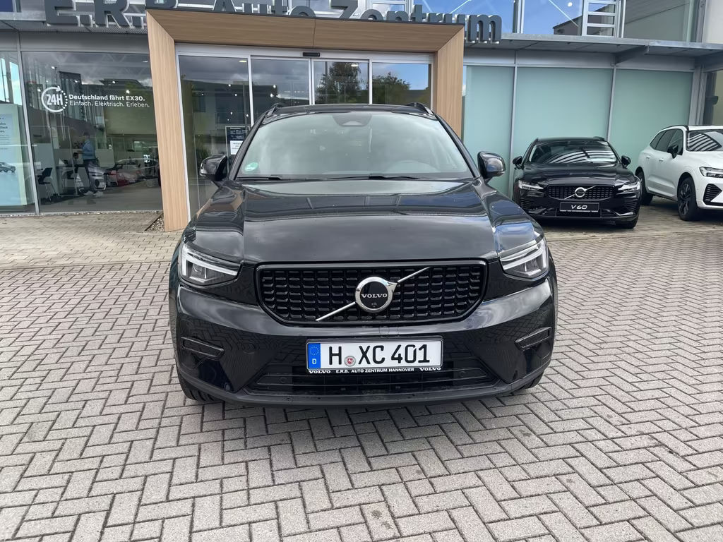 Volvo XC40 Plus Dark