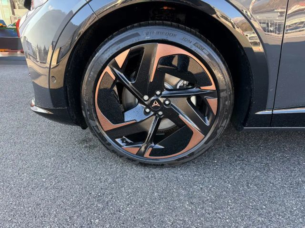 Cupra Tavascan