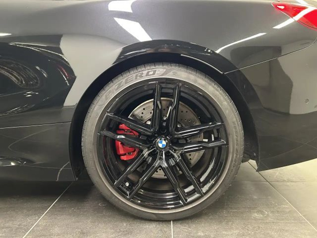 BMW M8