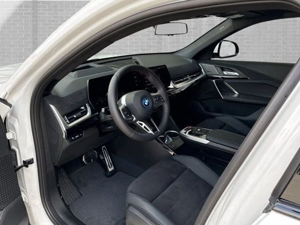 BMW iX2