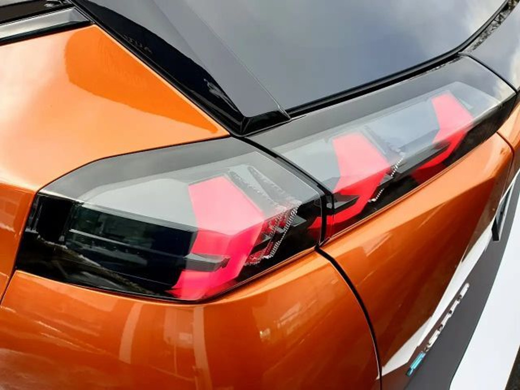 Peugeot e-2008