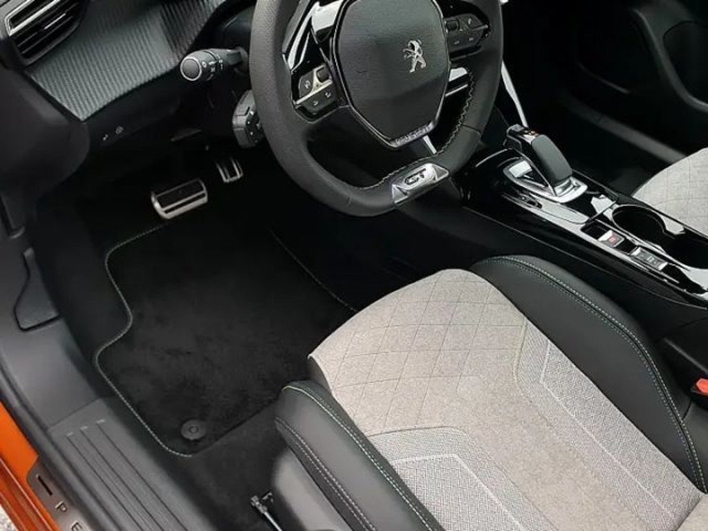 Peugeot e-2008