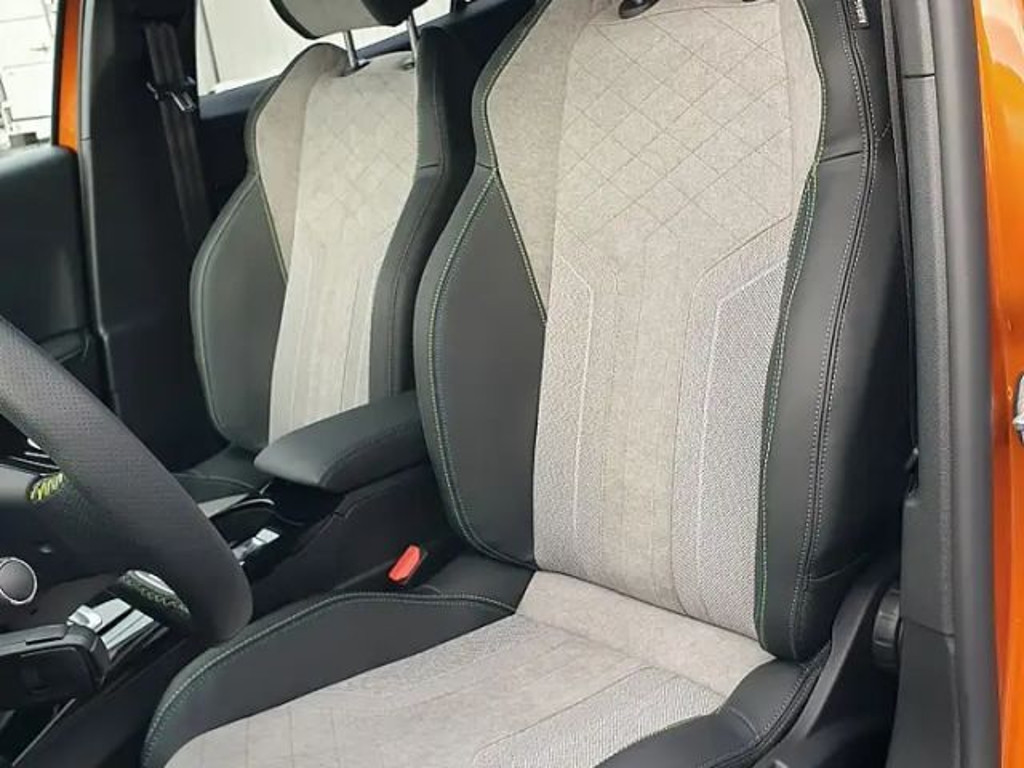 Peugeot e-2008