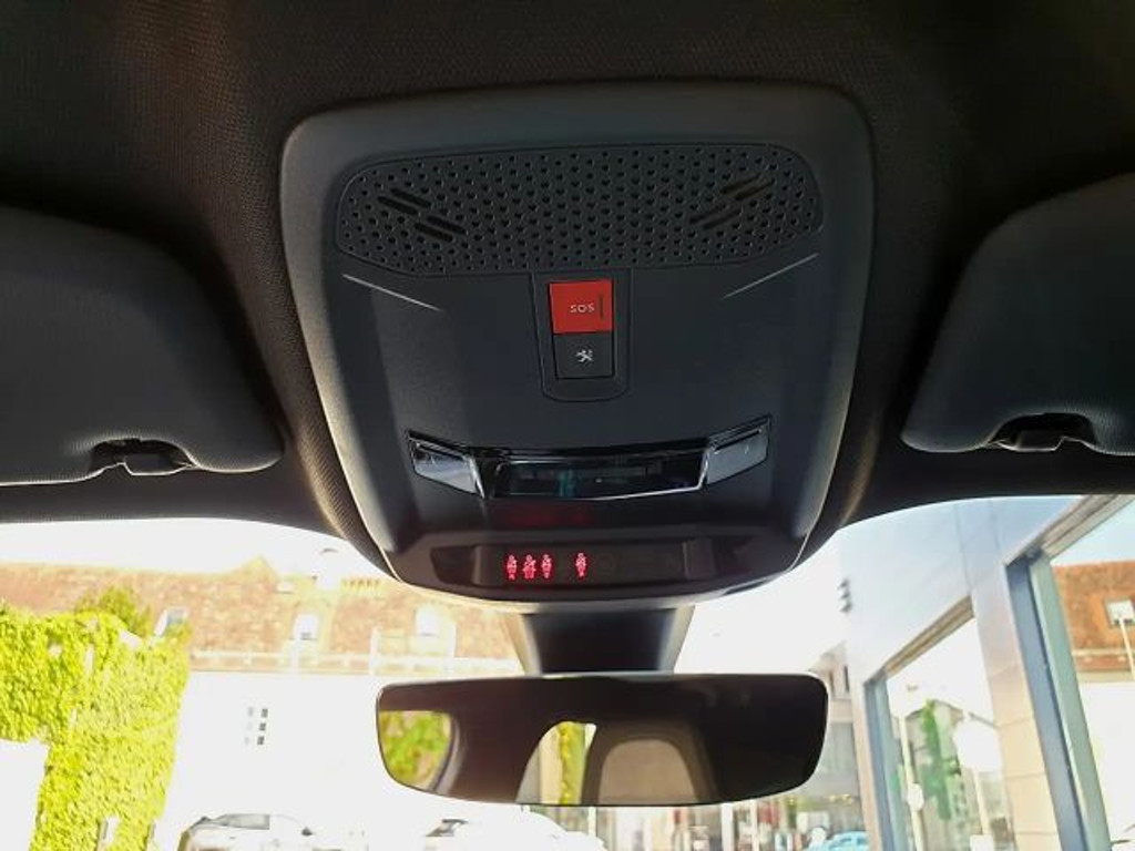 Peugeot e-2008